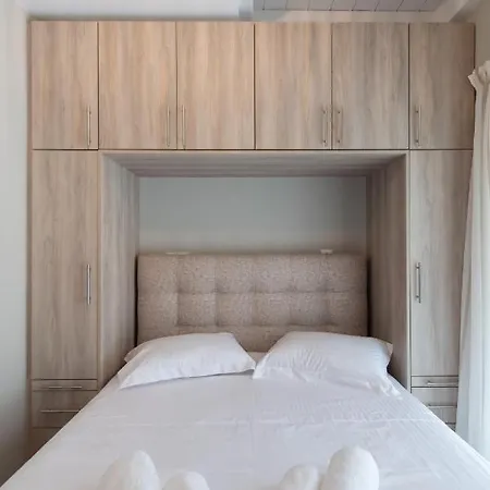 Bianco Stylish Maisonette