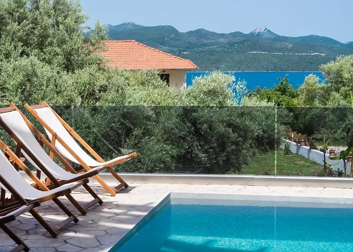 Apartment Bianco Stylish Maisonette Nikiana