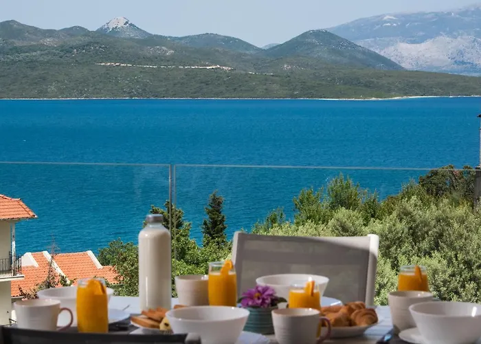 Bianco Stylish Maisonette Apartment