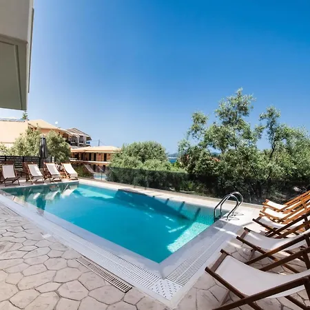 Bianco Stylish Maisonette Apartment
