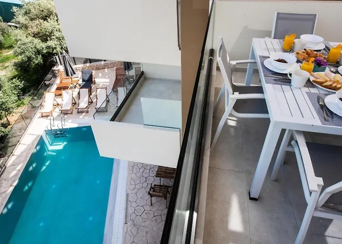 Bianco Stylish Maisonette Никиана