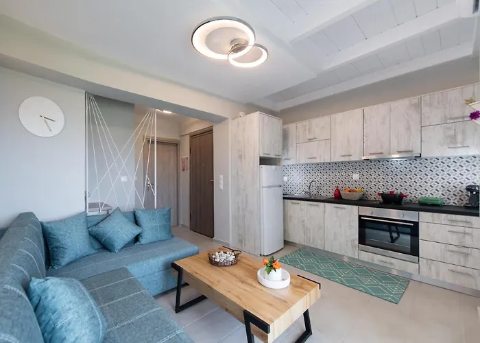 Bianco Stylish Maisonette Апартаменты Никиана