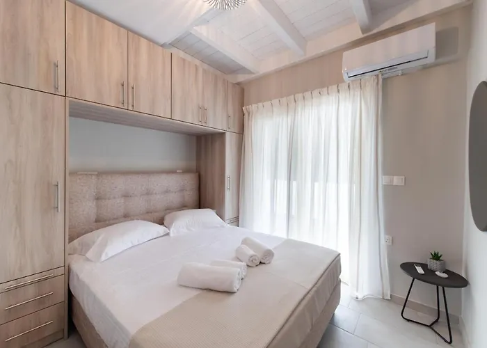 Bianco Stylish Maisonette Апартаменты Никиана