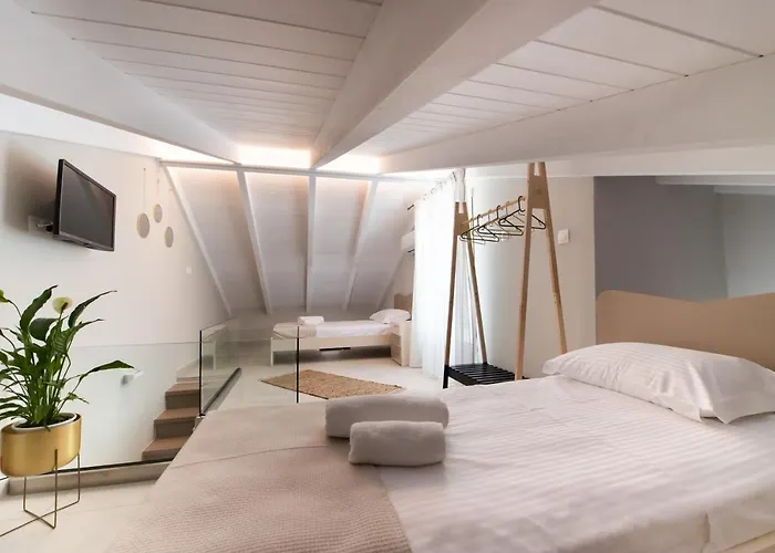 Апартаменты Bianco Stylish Maisonette